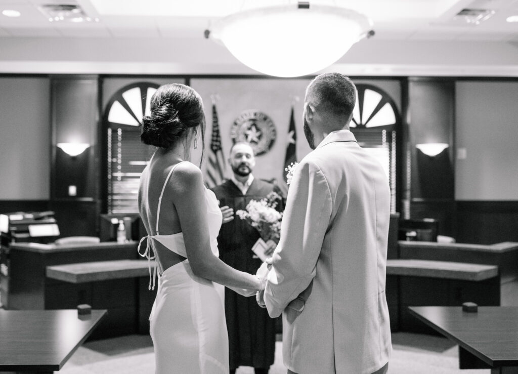 denton county courthouse
dfw elopement photographer
courthouse elopement